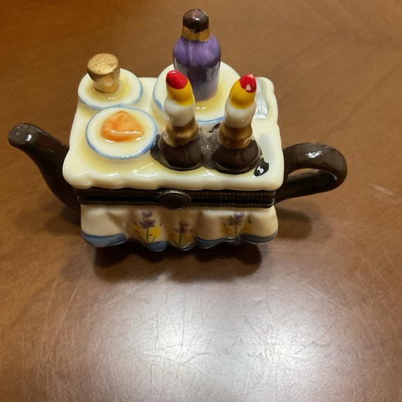 Porcelain Tea Pot Trinket, Pill, Jewelry Box. Still Has Original Tag. - Picture 2 of 12
